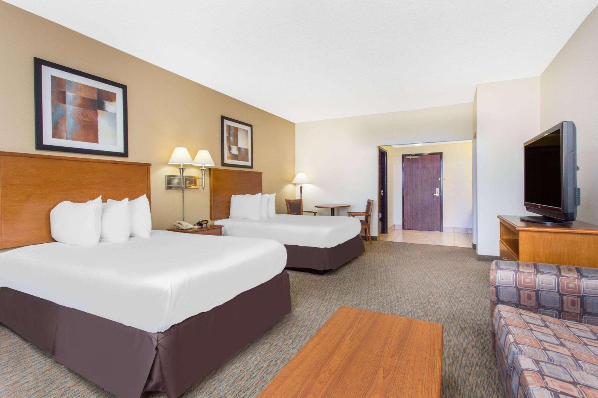 Days Inn By Wyndham Phenix City Near Fort Moore Eksteriør bilde