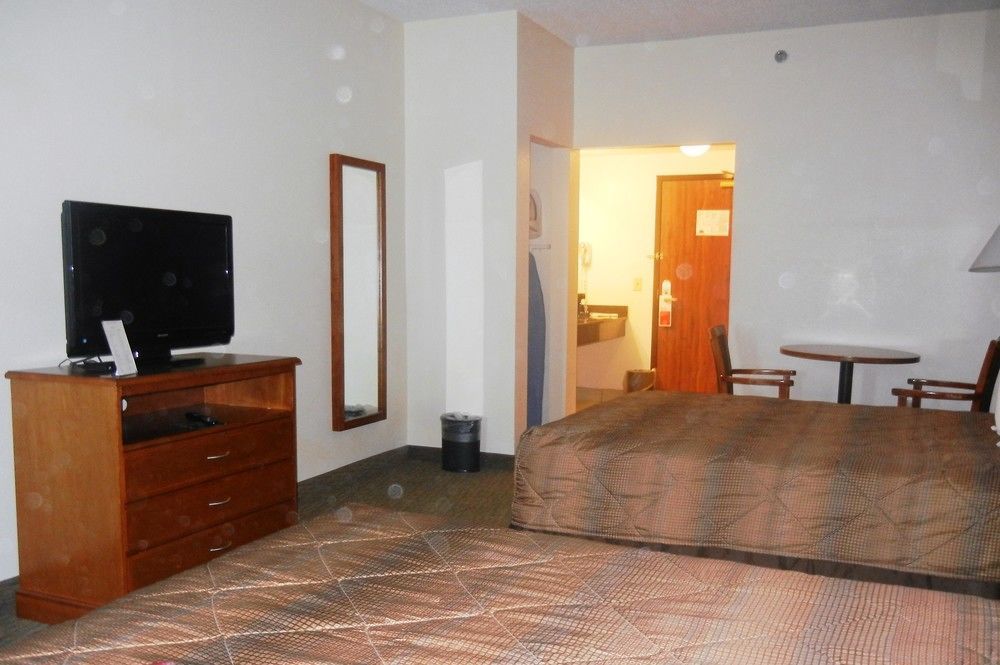 Days Inn By Wyndham Phenix City Near Fort Moore Eksteriør bilde
