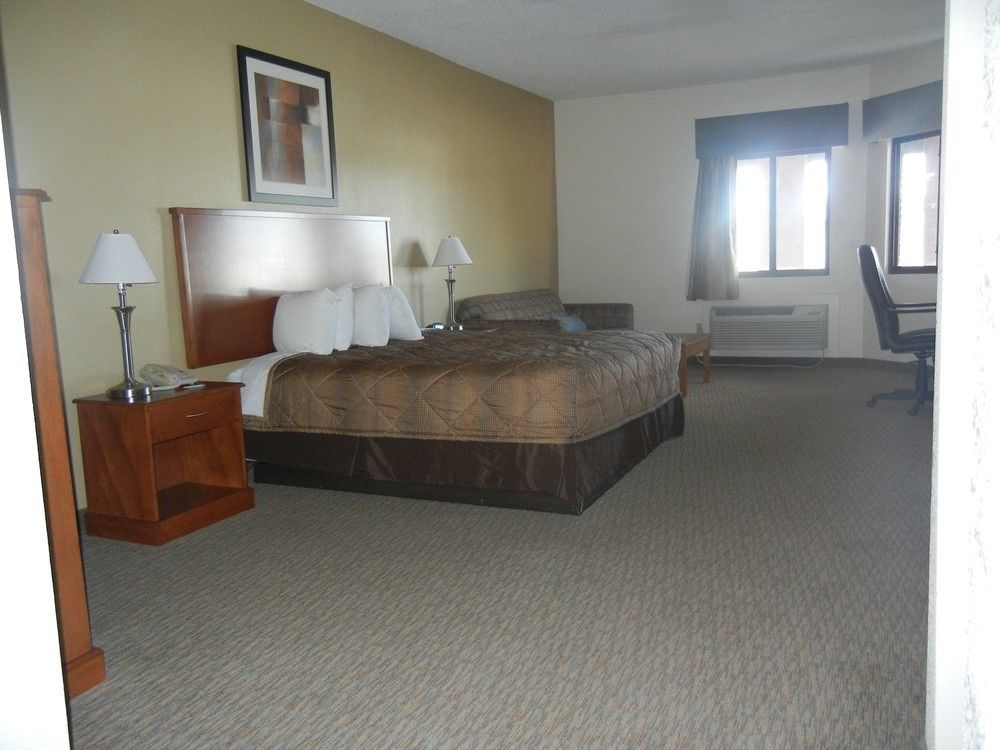 Days Inn By Wyndham Phenix City Near Fort Moore Eksteriør bilde